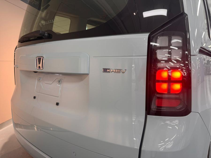 Freed E-HEV - Image 10